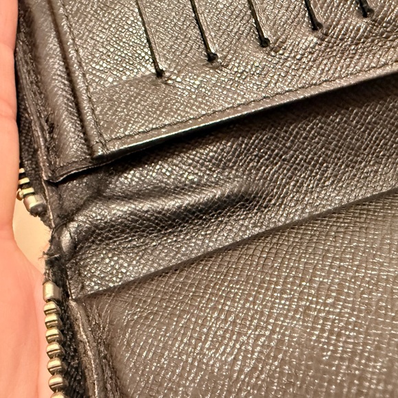 Authentic Louis Vuitton - Damier Graphite Zippy Wallet - Picture 13 of 16